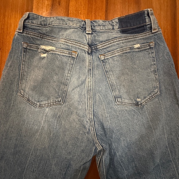 Abercrombie & Fitch High Rise Mom Curve Love Jeans 30 Short - Picture 5 of 7